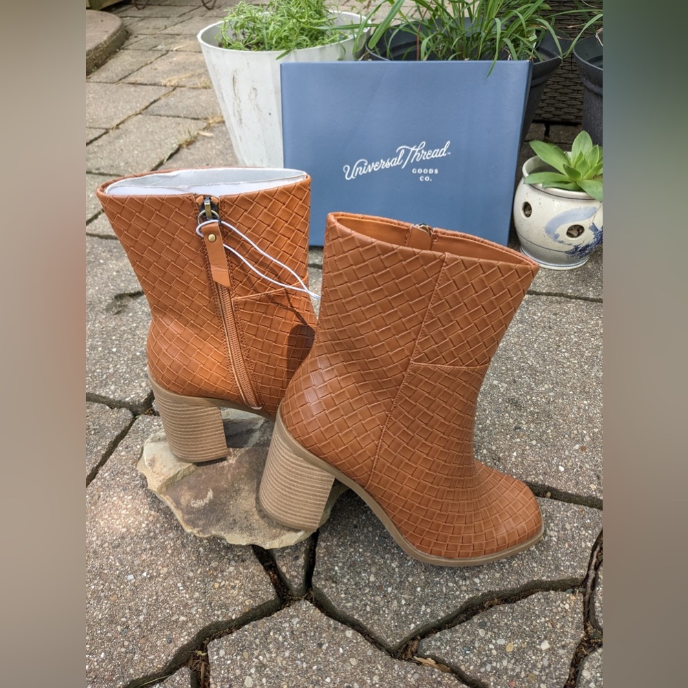 Universal thread Arden boot cognac